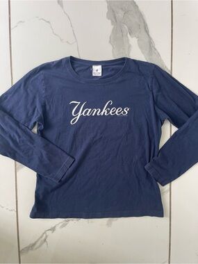 NEW YORK YANKEES SOFT AS A GRAPE SHIRT